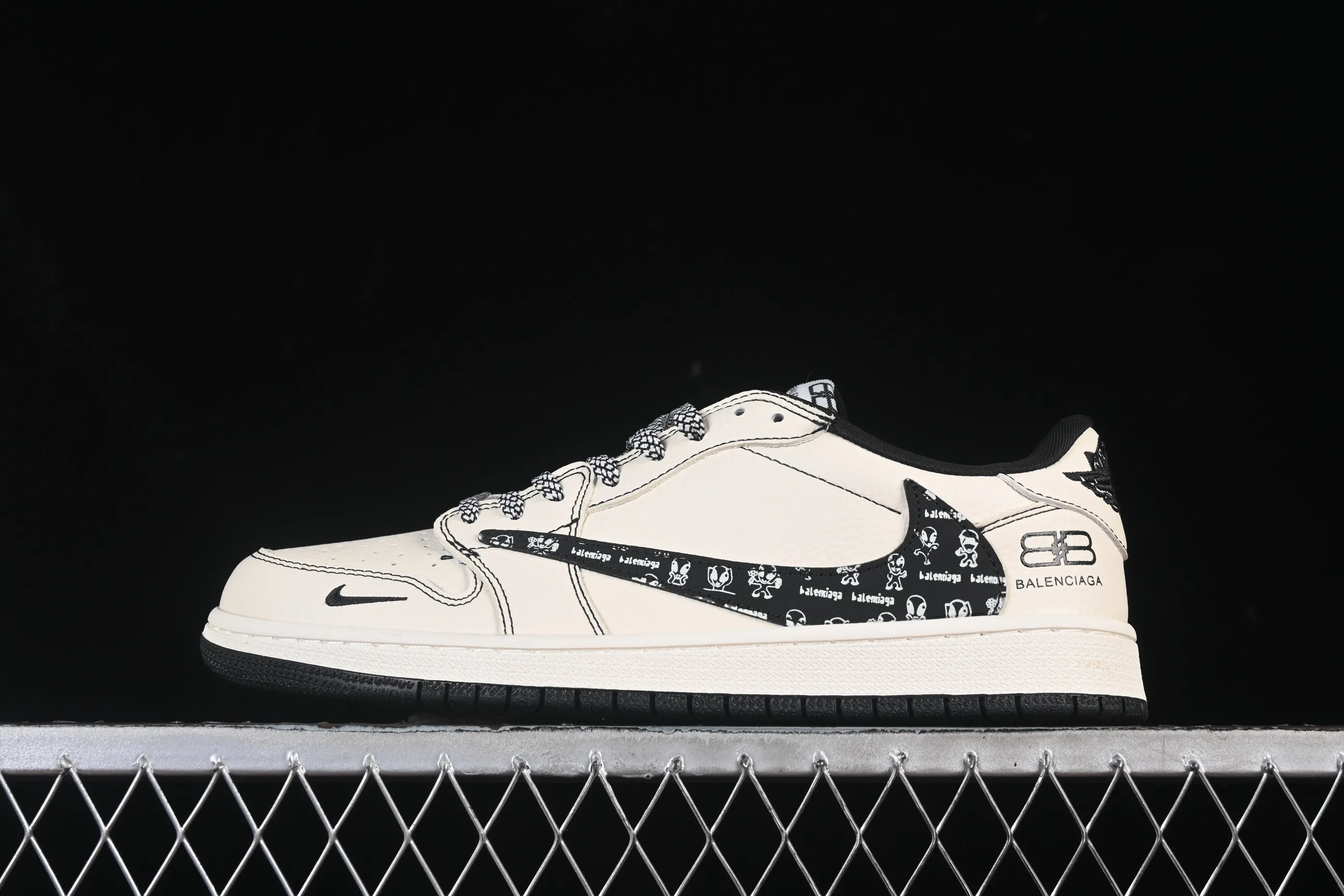 All categories Air Jordan Jordan series basketball shoes Air Jordan 1 Low High-end customized low-top sneakers Travis Scott x Fragment Design x Air Jordan 1 Low OG SP AJ1 Joe 1 joint off-white black hook Paris print low-top cultural casual sneakers DS2025-002